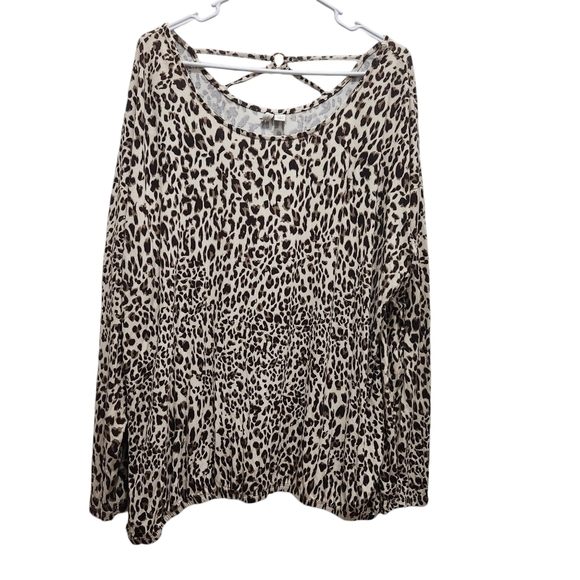 Cato Women's Plus 22/24 Animal Print Leopard Soft Pullover Top Criss Cross Back - Picture 1 of 7